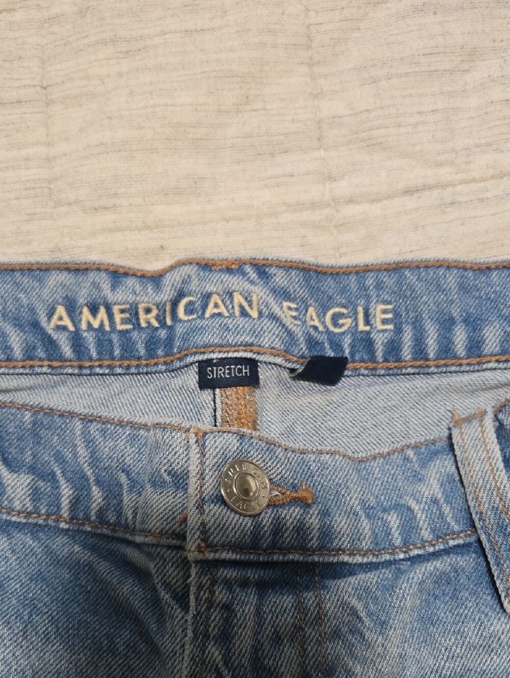 American Eagle Outfitters Light Blue High-Rise Barrel Jeans - Picture 2 of 11